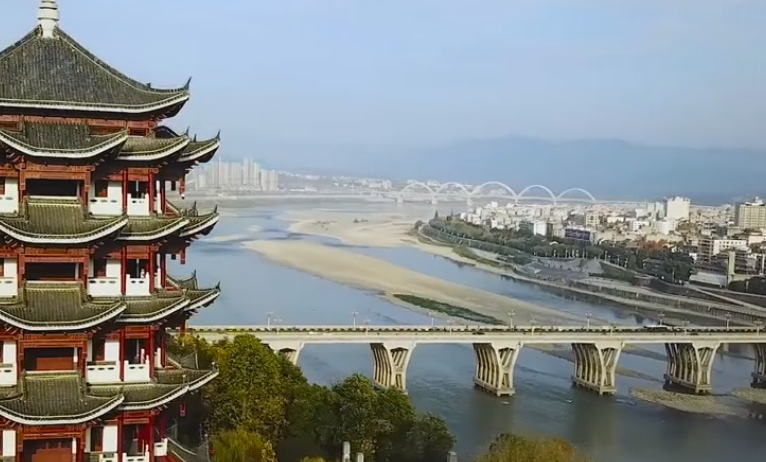 “保護母親河” 孩子們在行動
