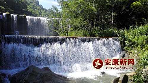 夙堰群瀑